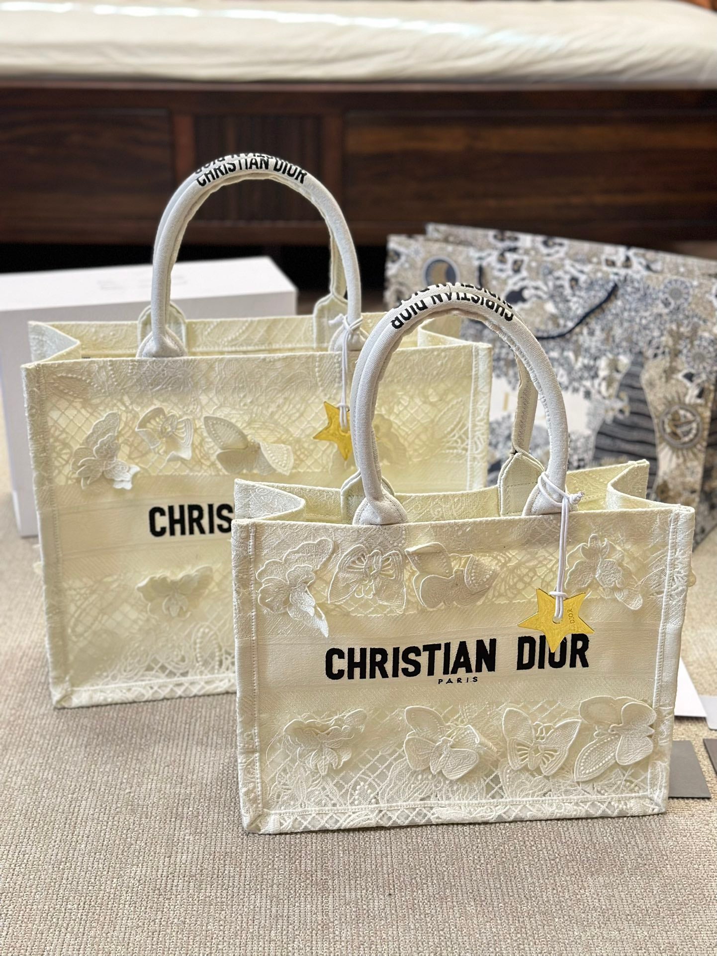 DIOR-679