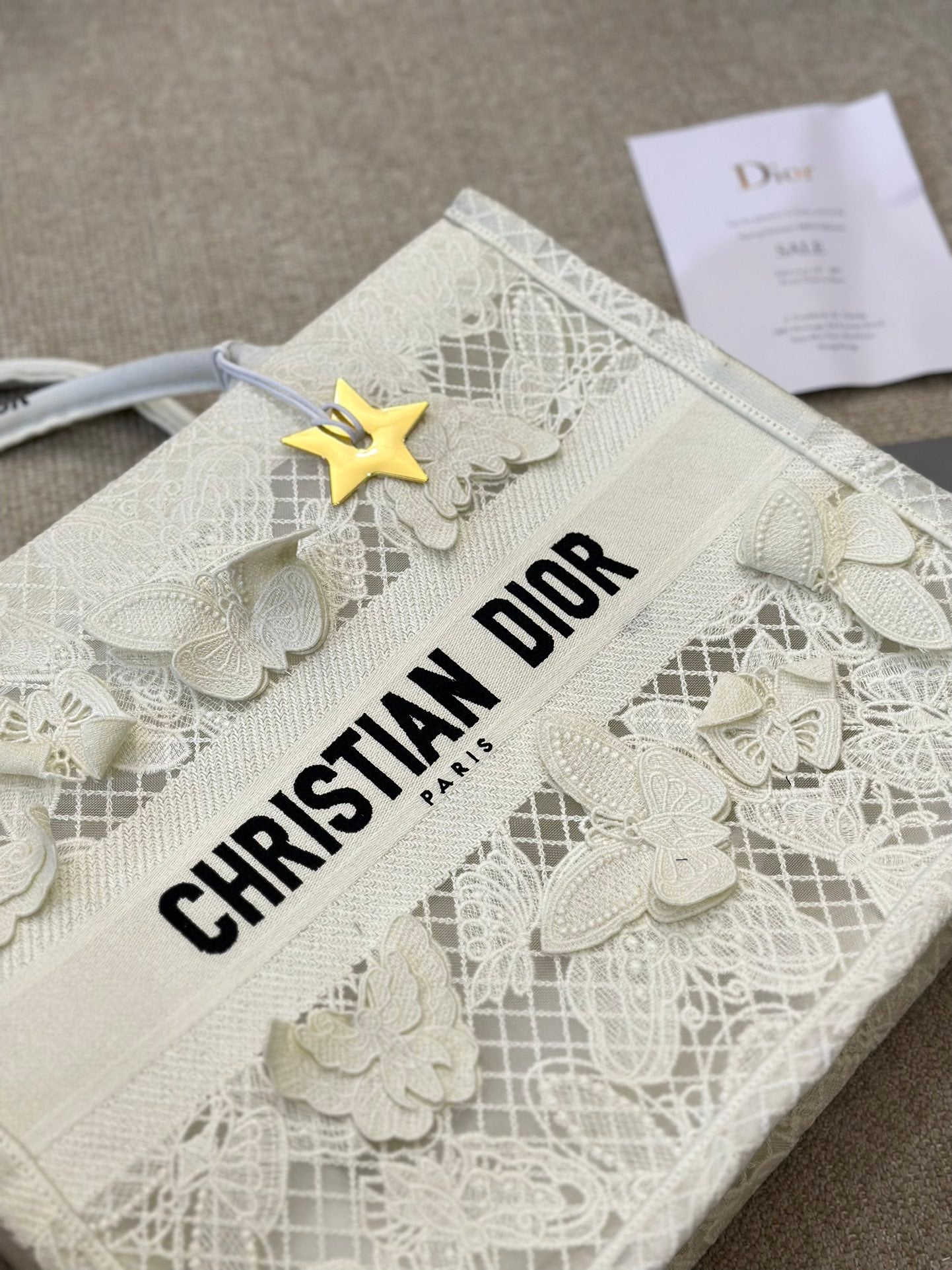 DIOR-679