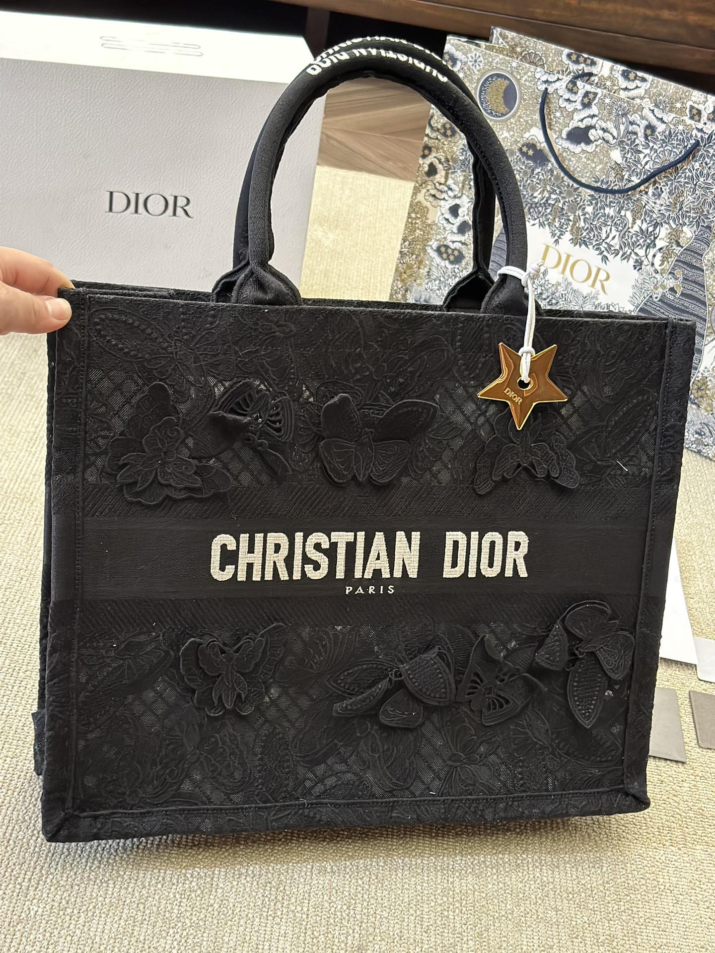 DIOR-672