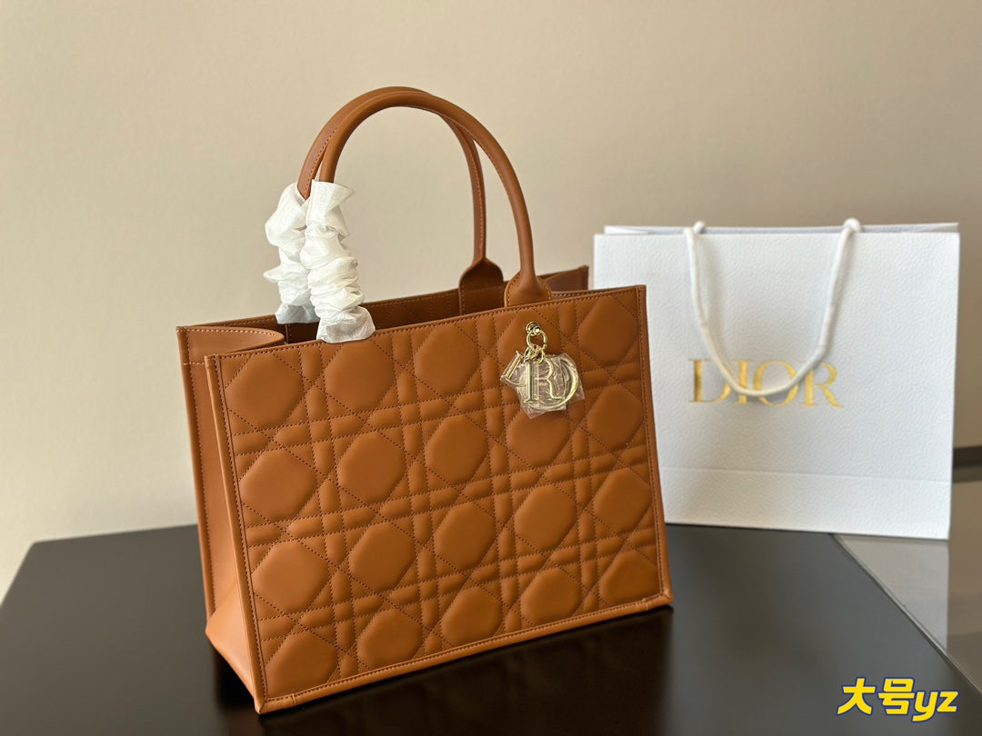 DIOR-605