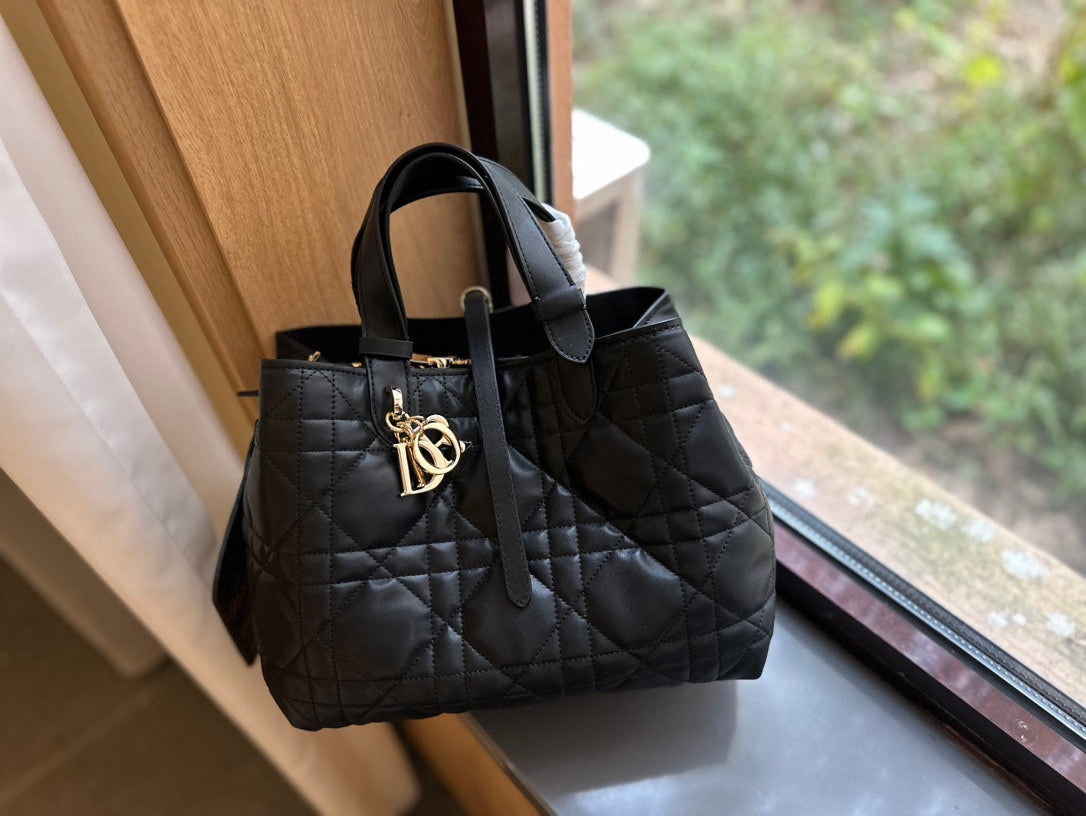 DIOR-559