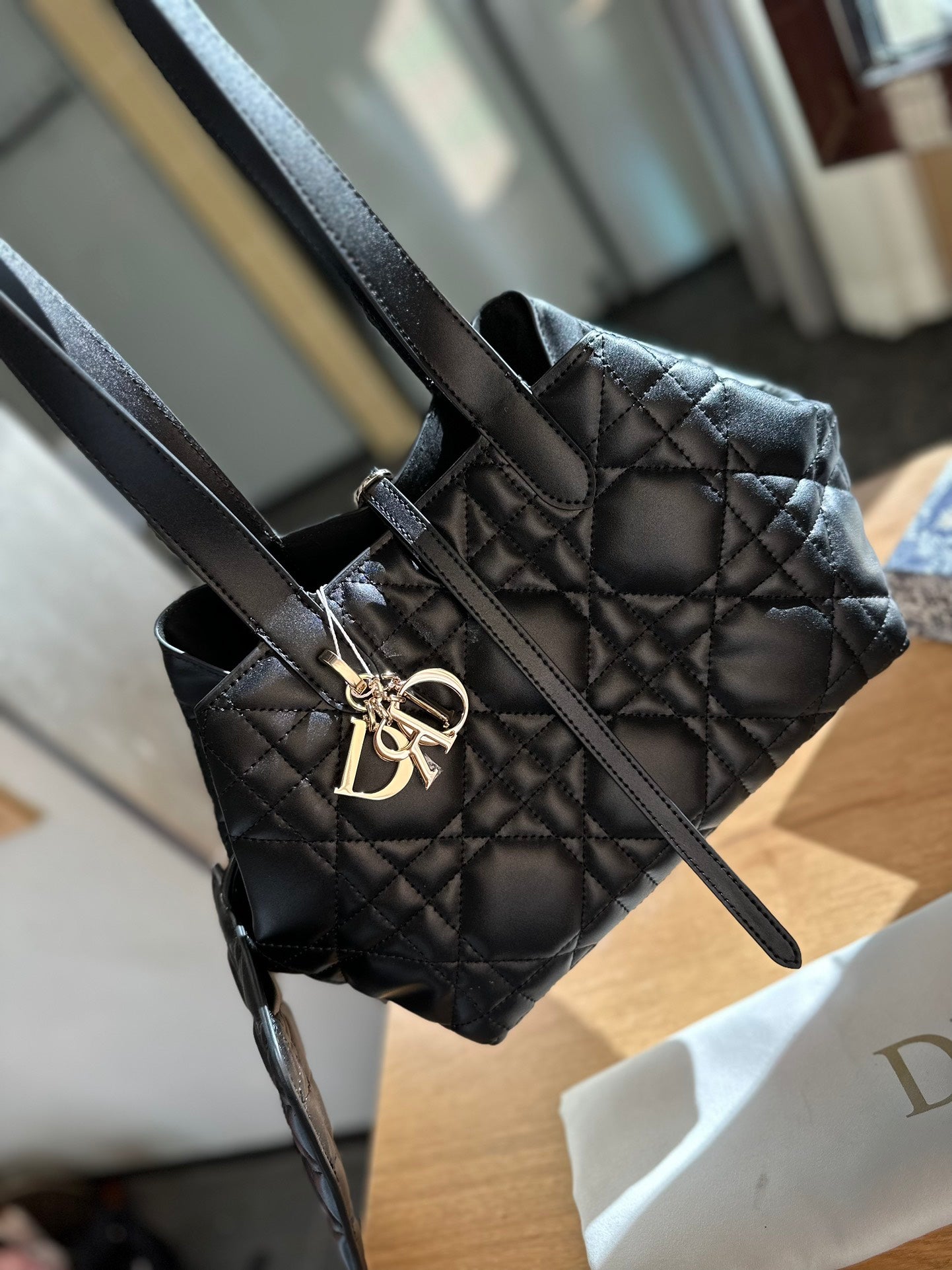 DIOR-559