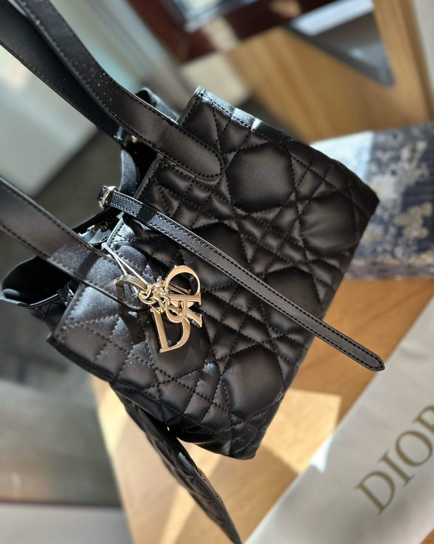 DIOR-559