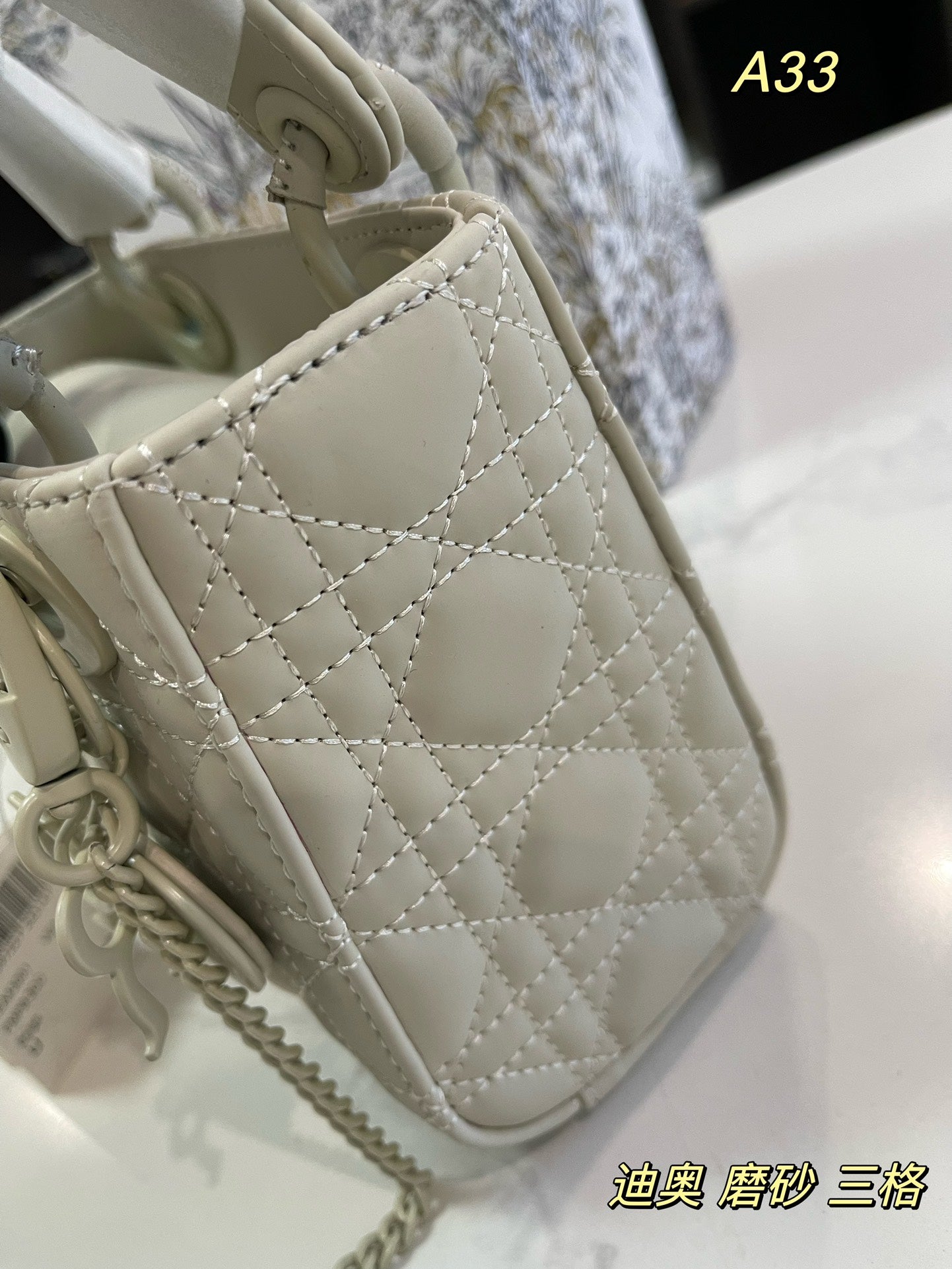 DIOR-528
