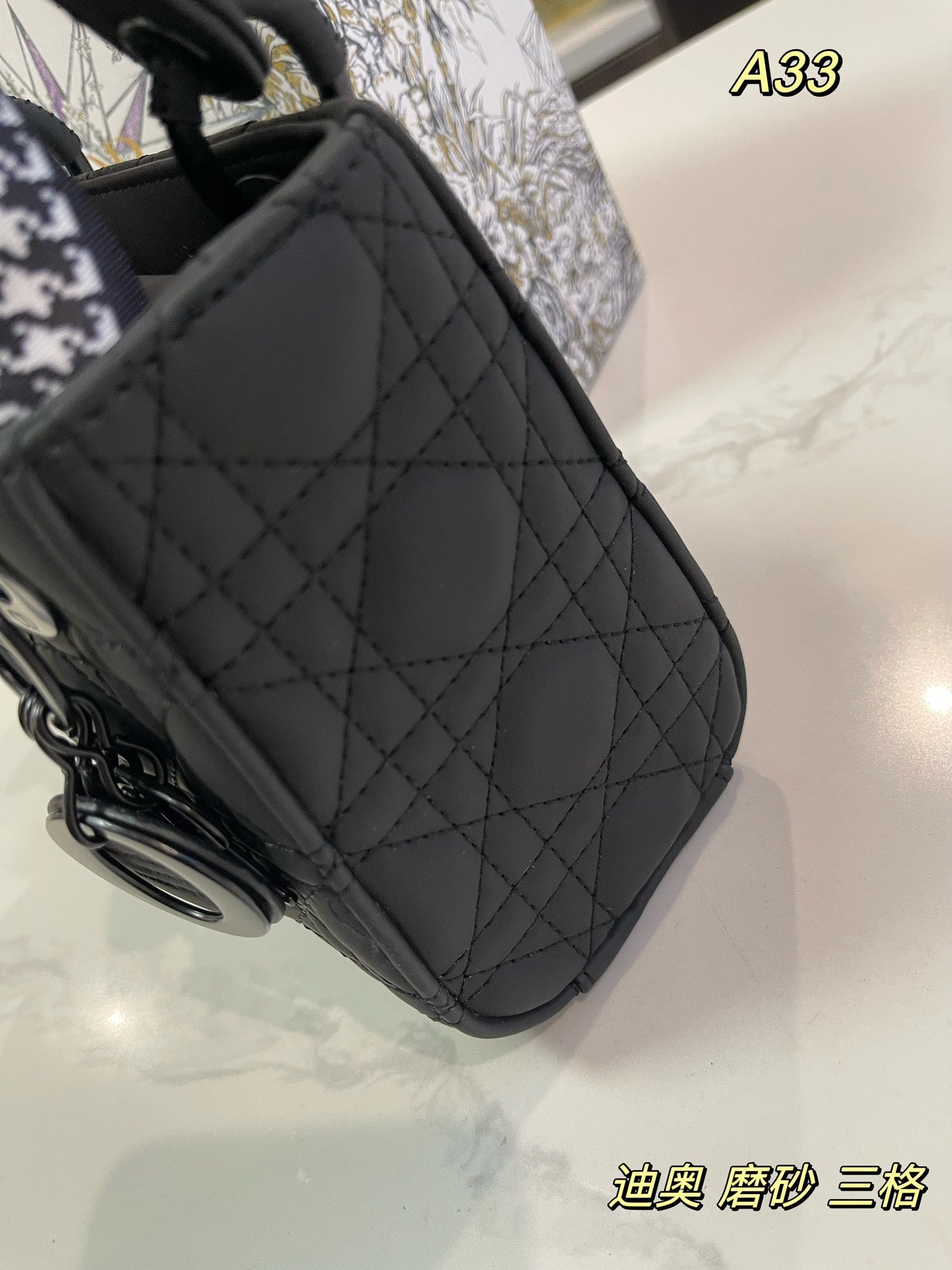 DIOR-532