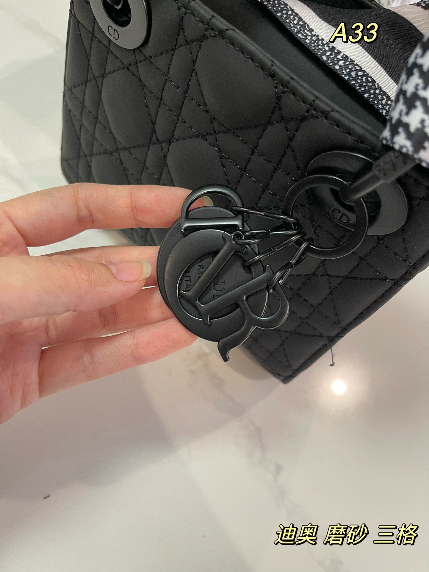 DIOR-532