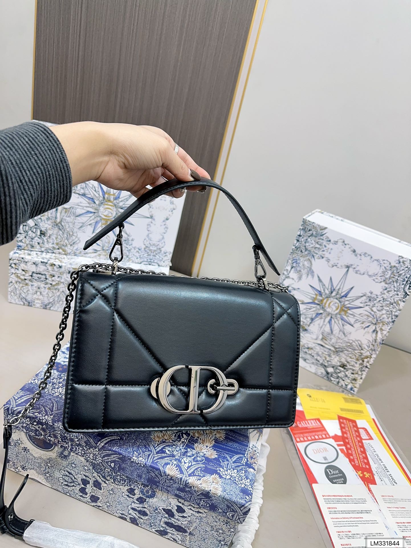 DIOR-543