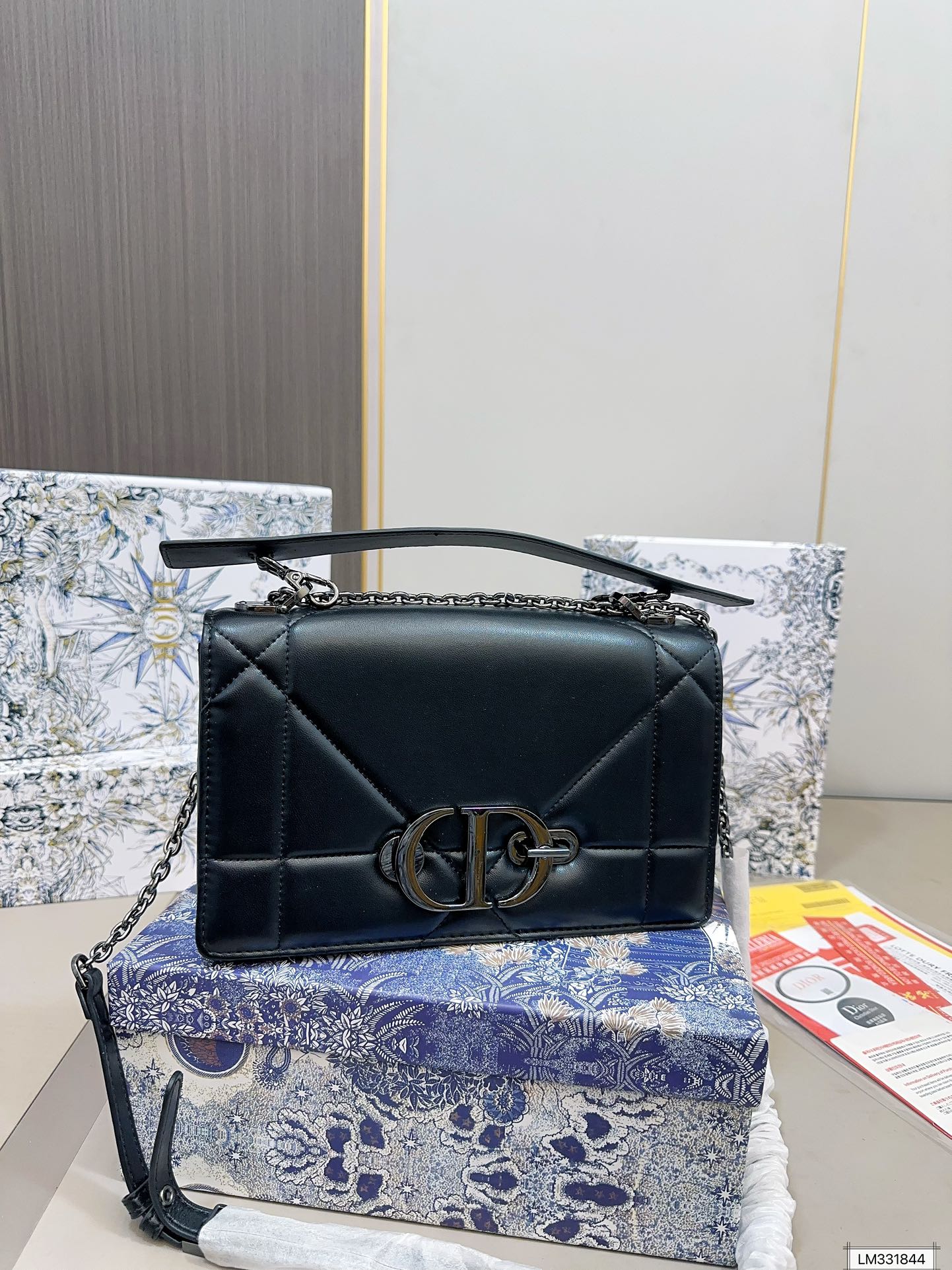 DIOR-543