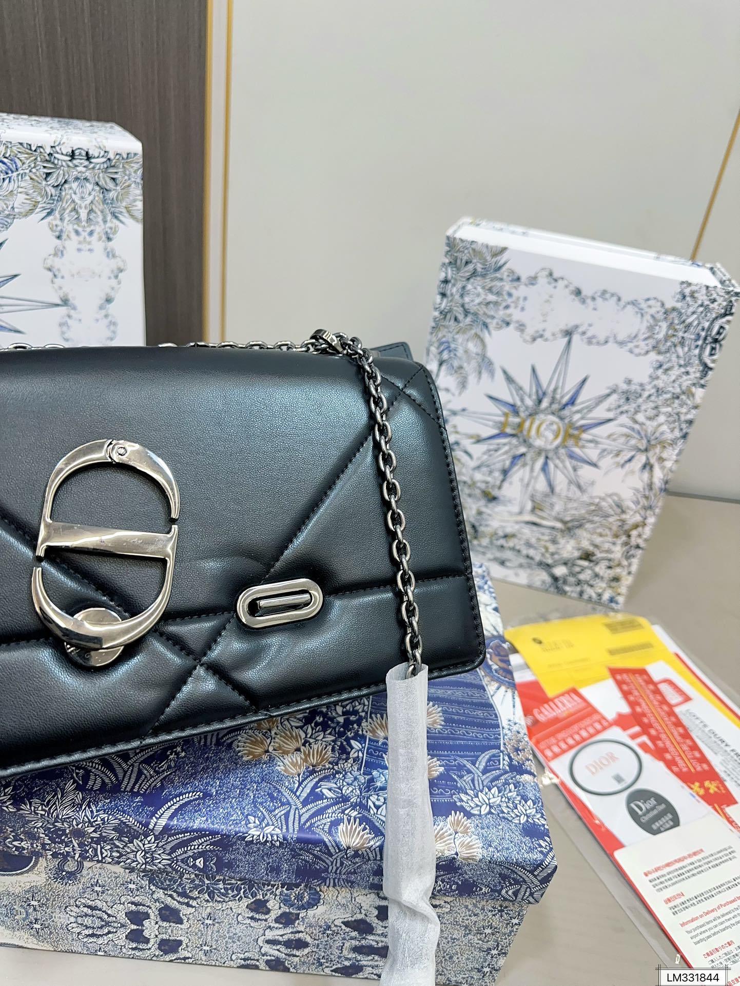 DIOR-543