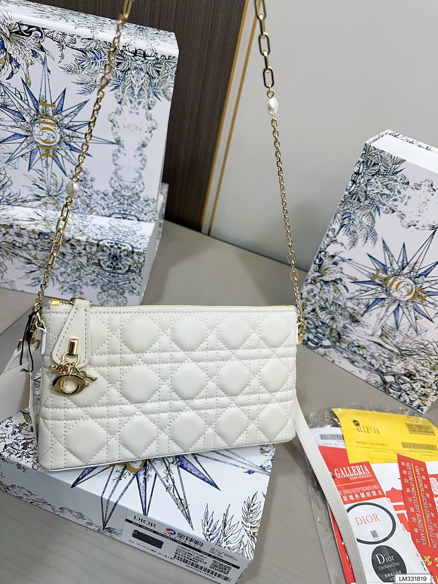 DIOR-490