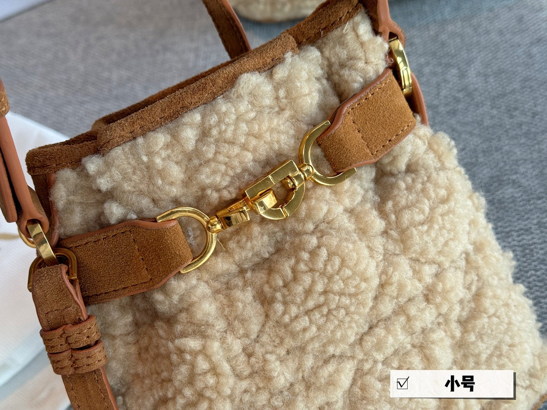 DIOR-637