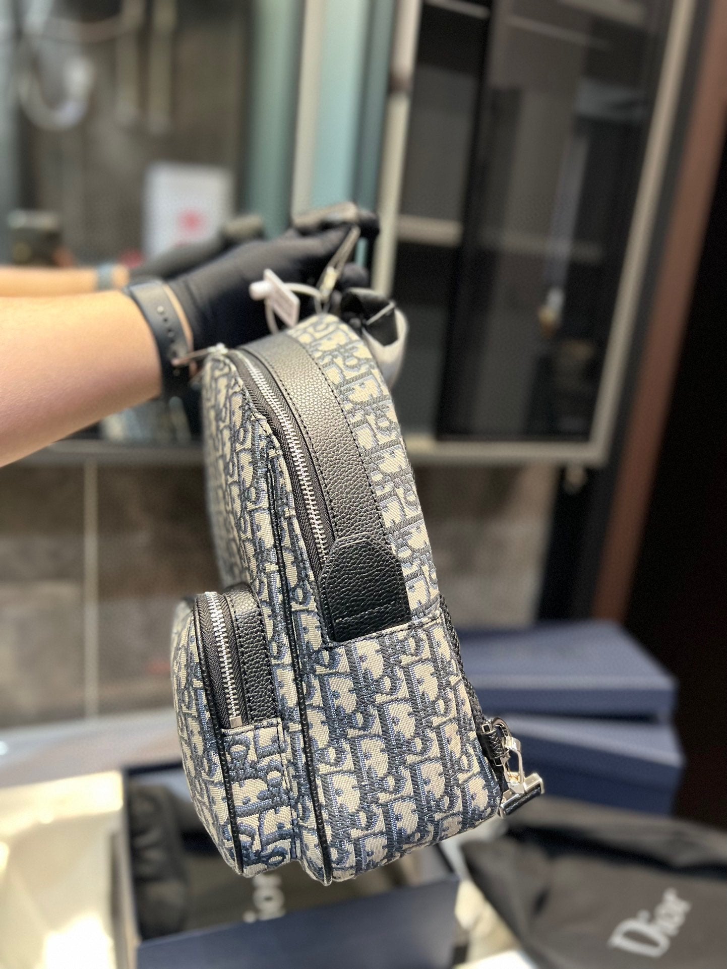 DIOR-554
