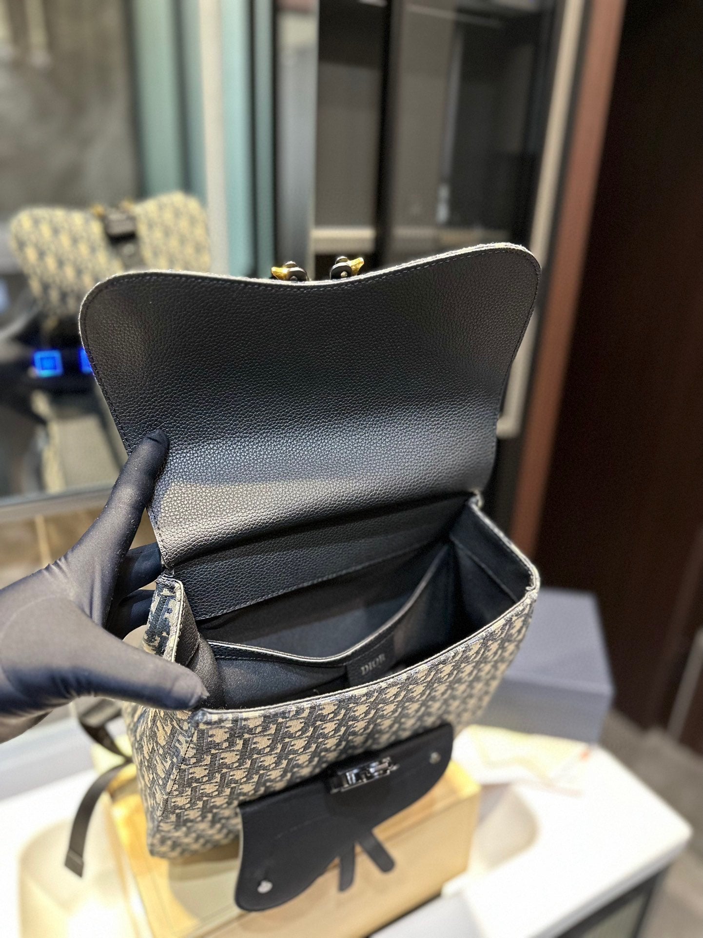DIOR-632