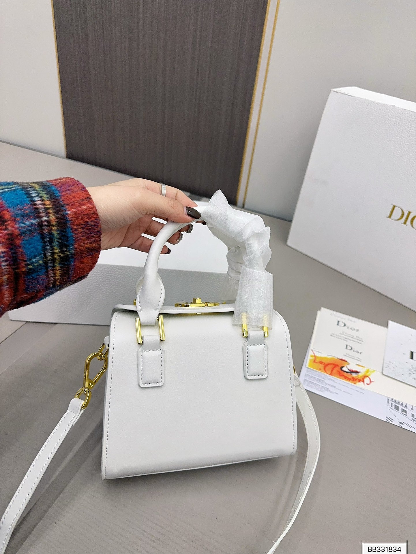 DIOR-523