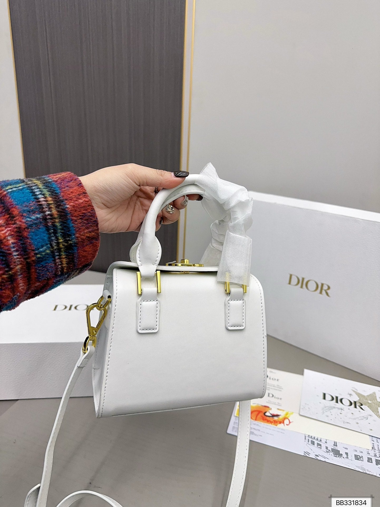 DIOR-523