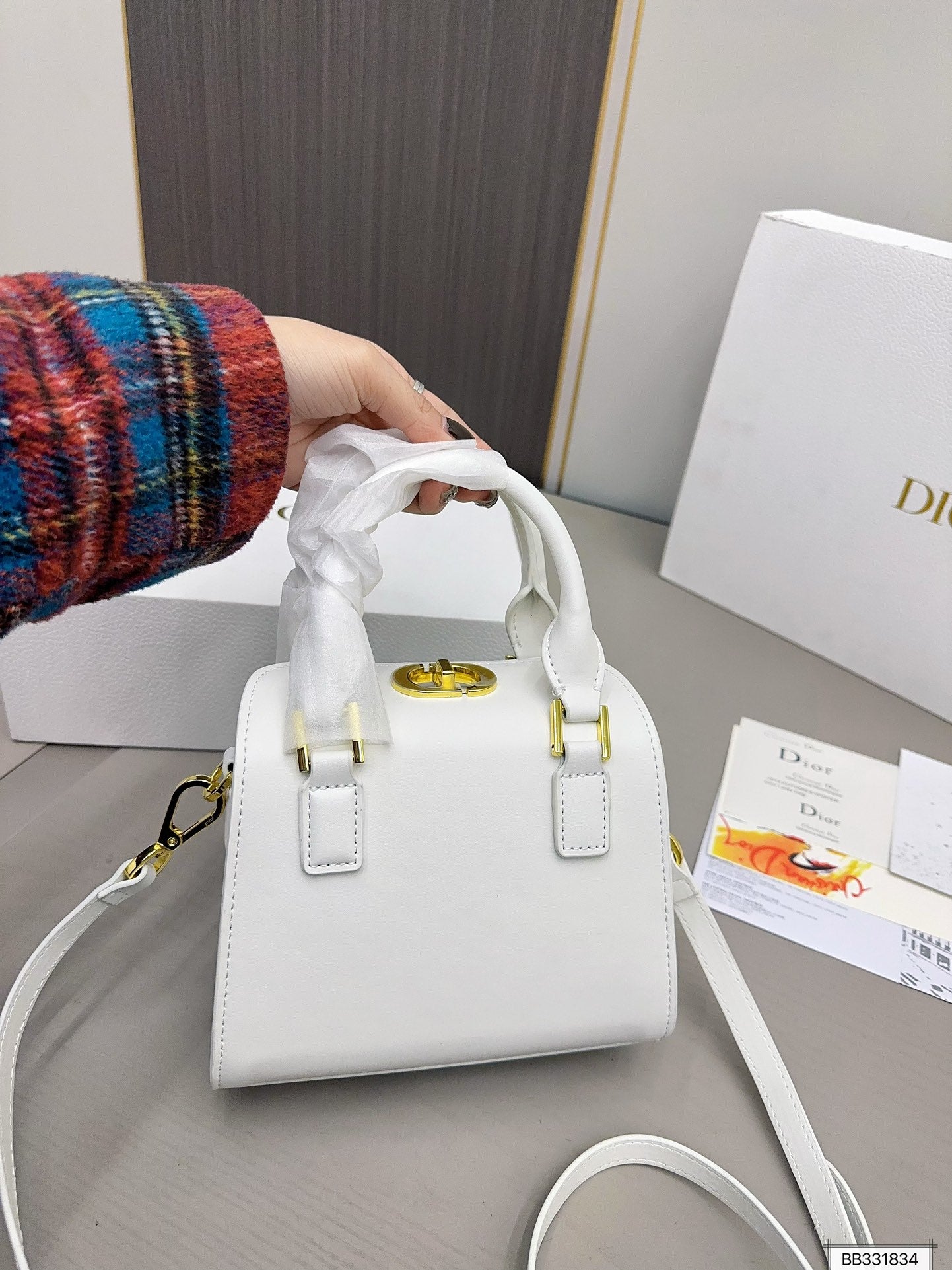 DIOR-523