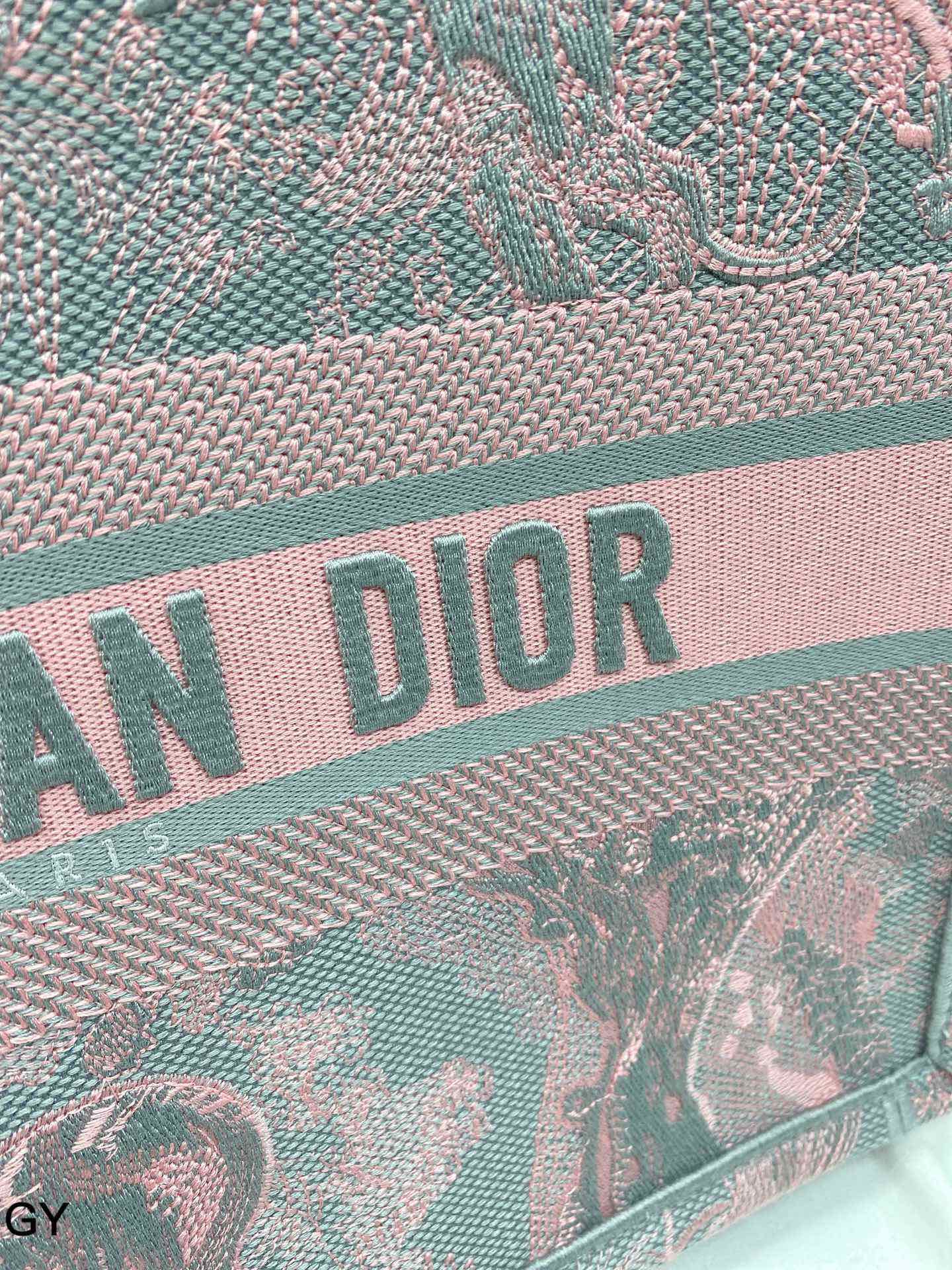 DIOR-675