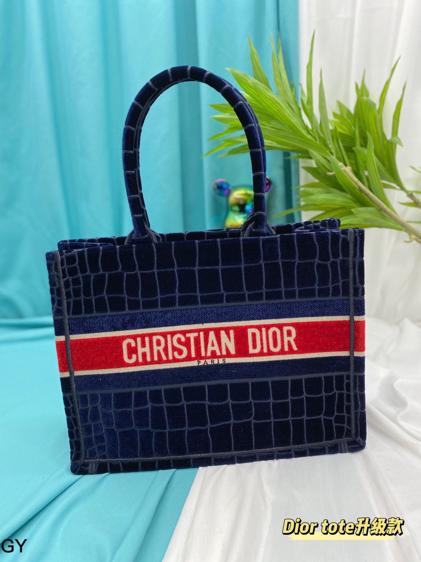 DIOR-657