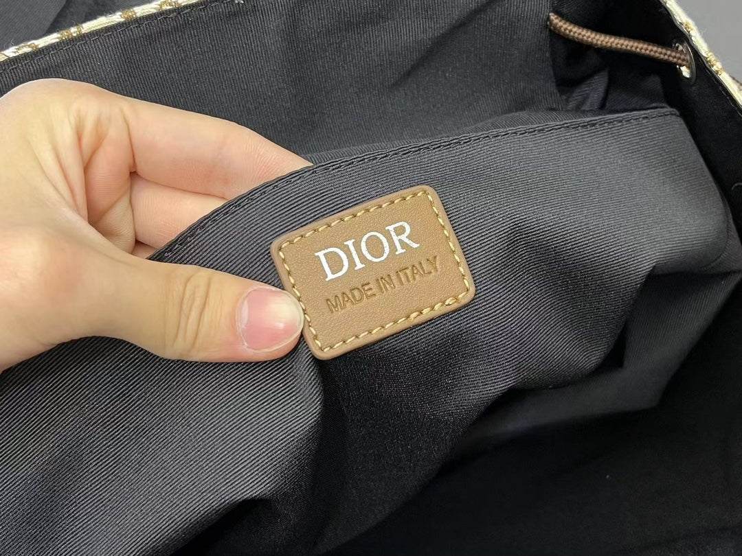DIOR-654