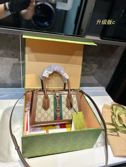 GUCCI-1023