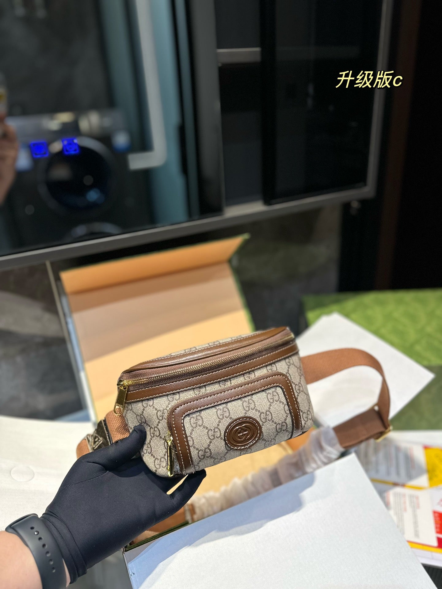 GUCCI-844