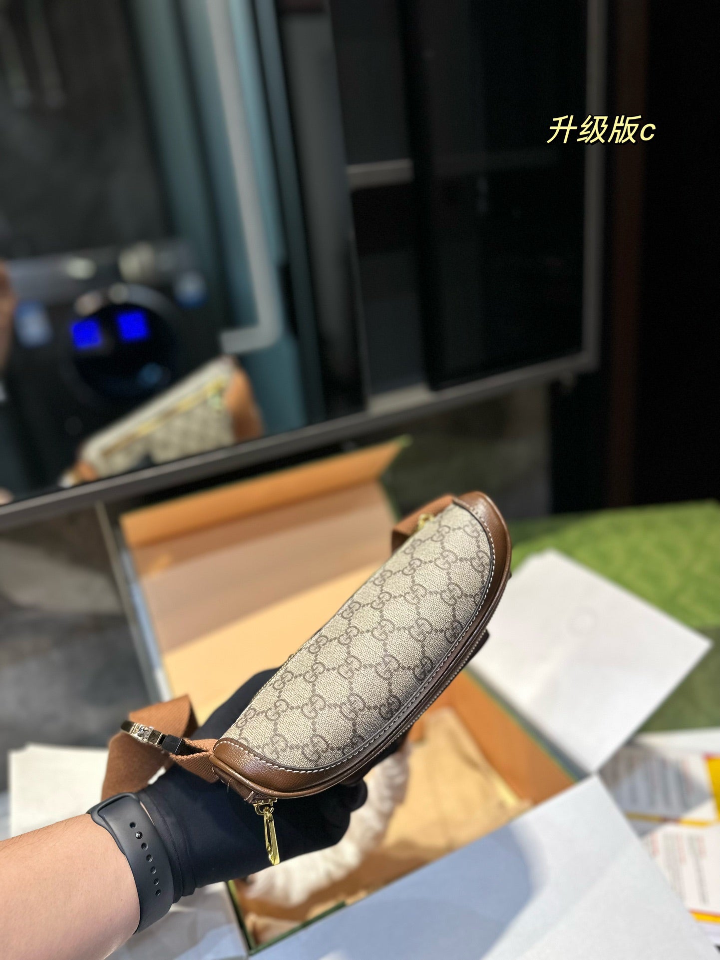 GUCCI-844