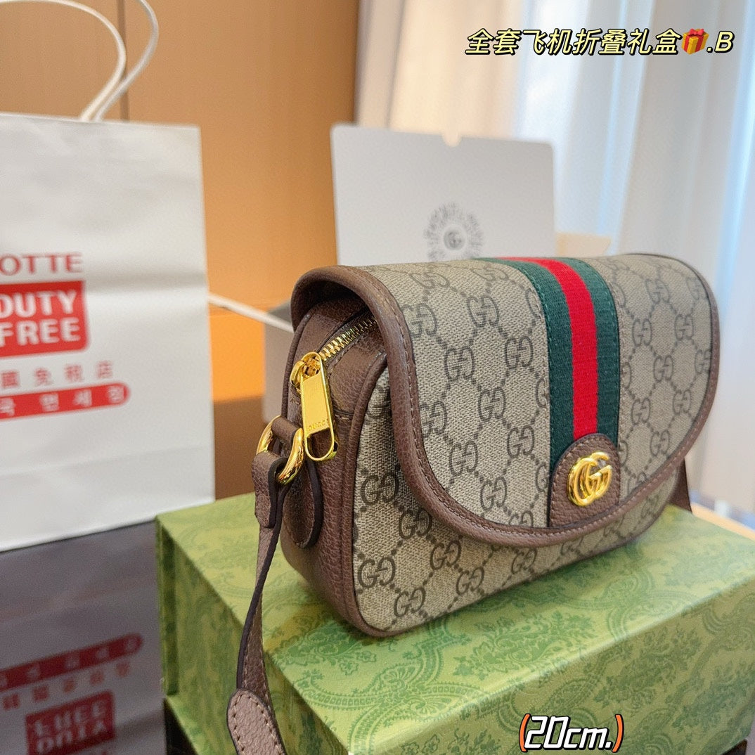 GUCCI-1032
