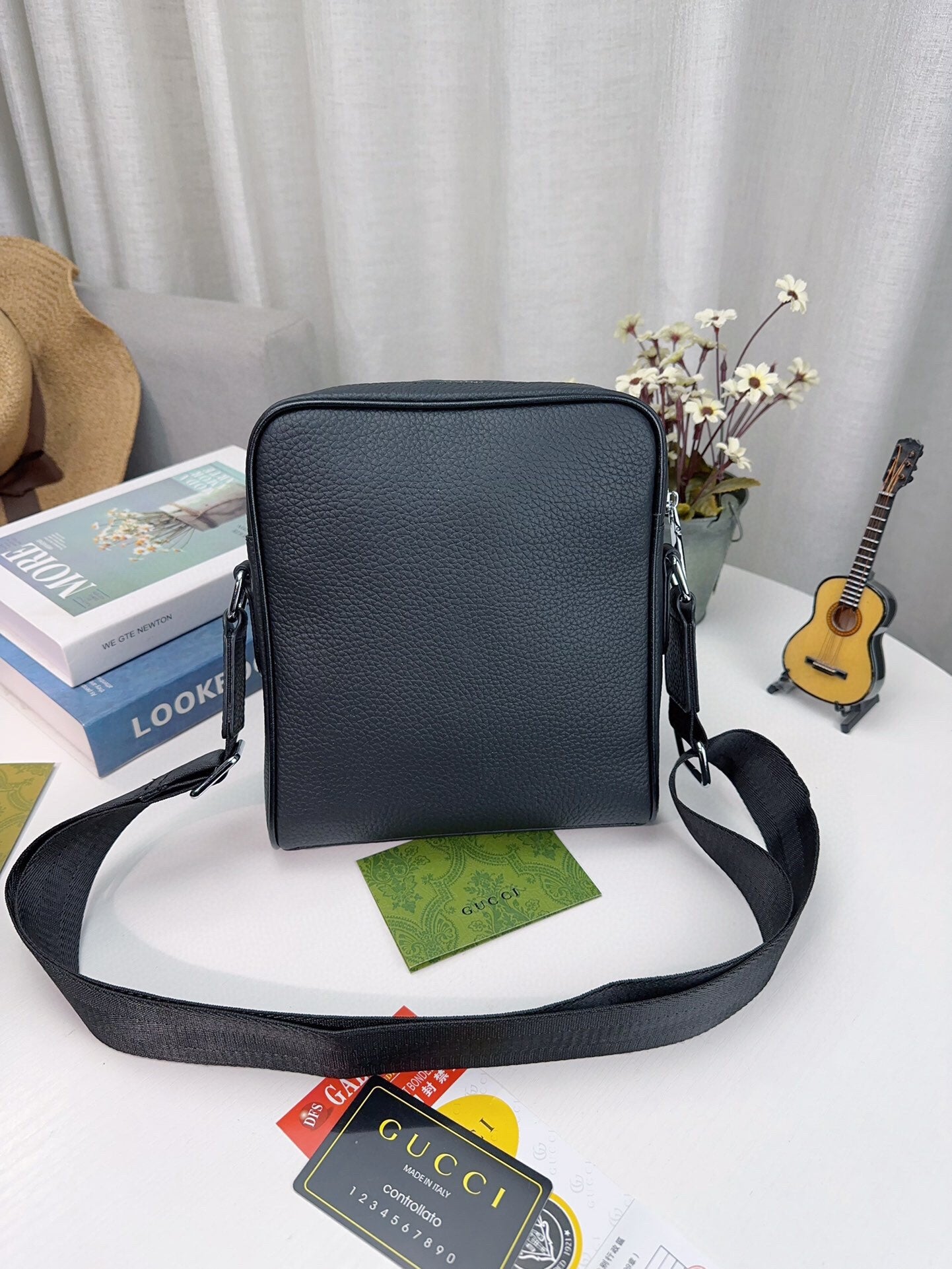GUCCI-857