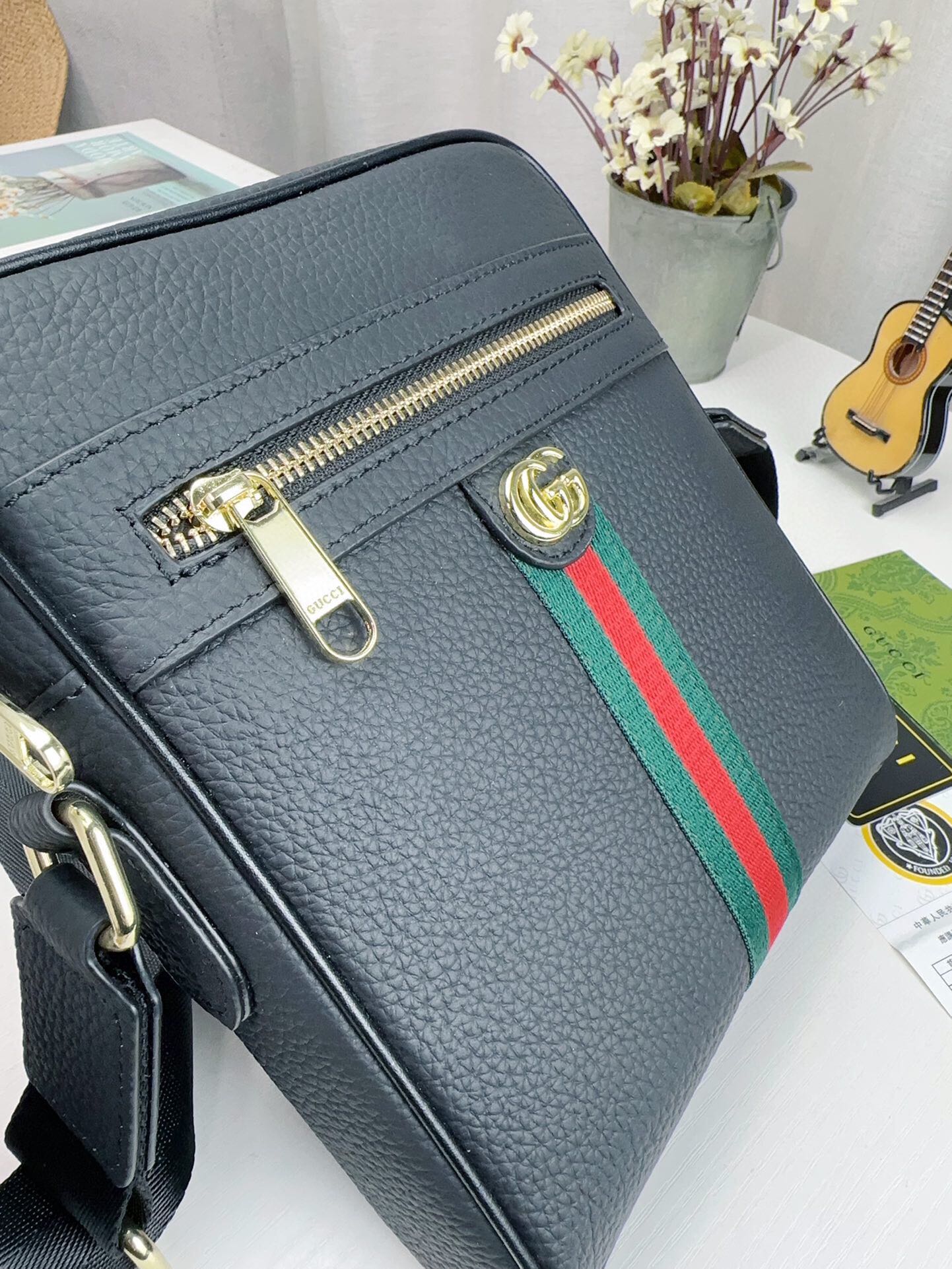 GUCCI-864