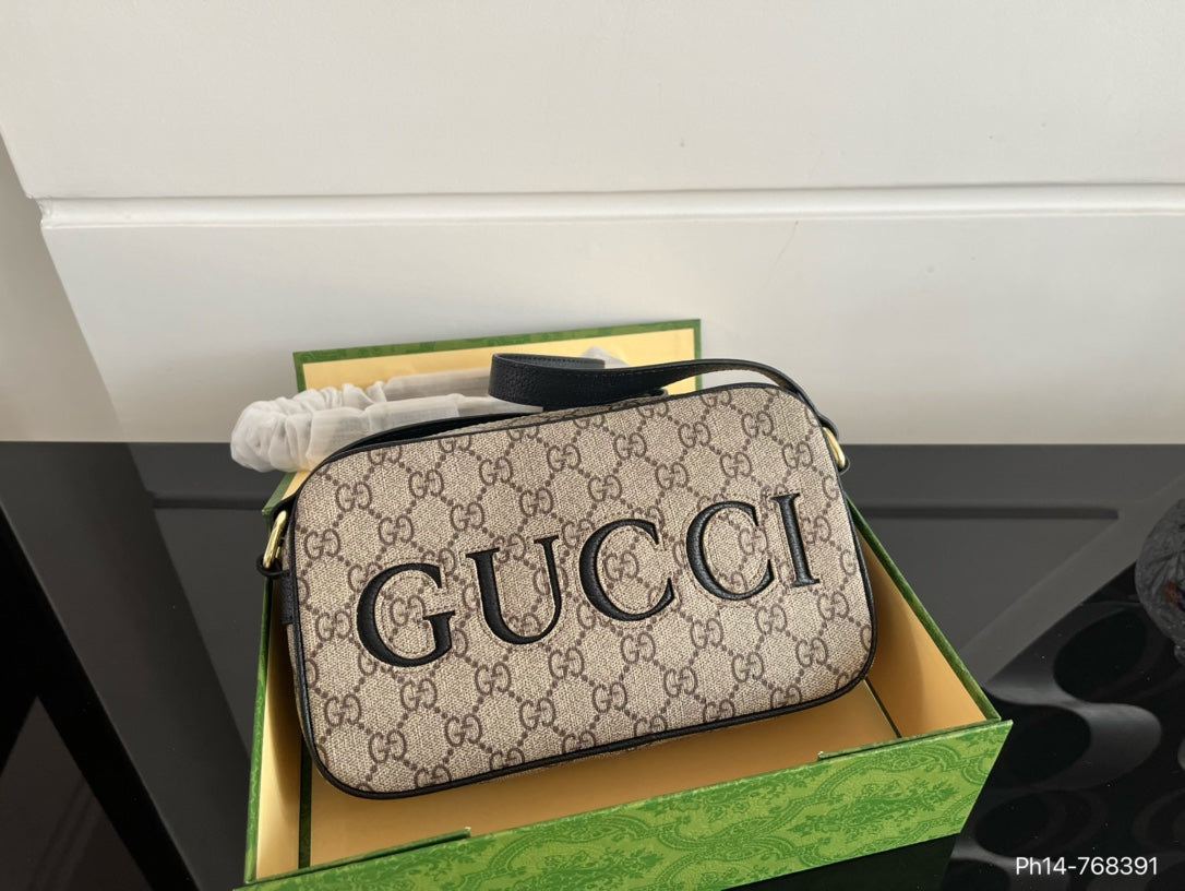 GUCCI-858