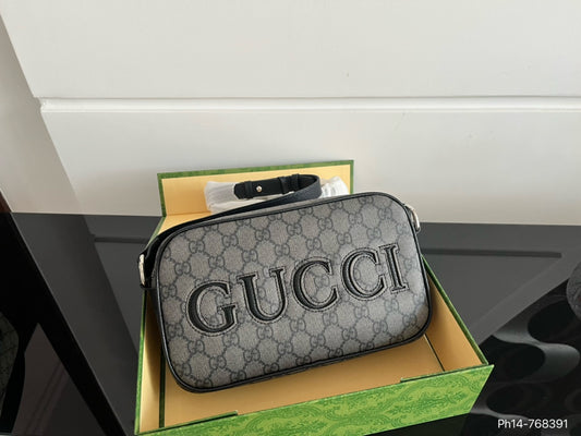 GUCCI-852