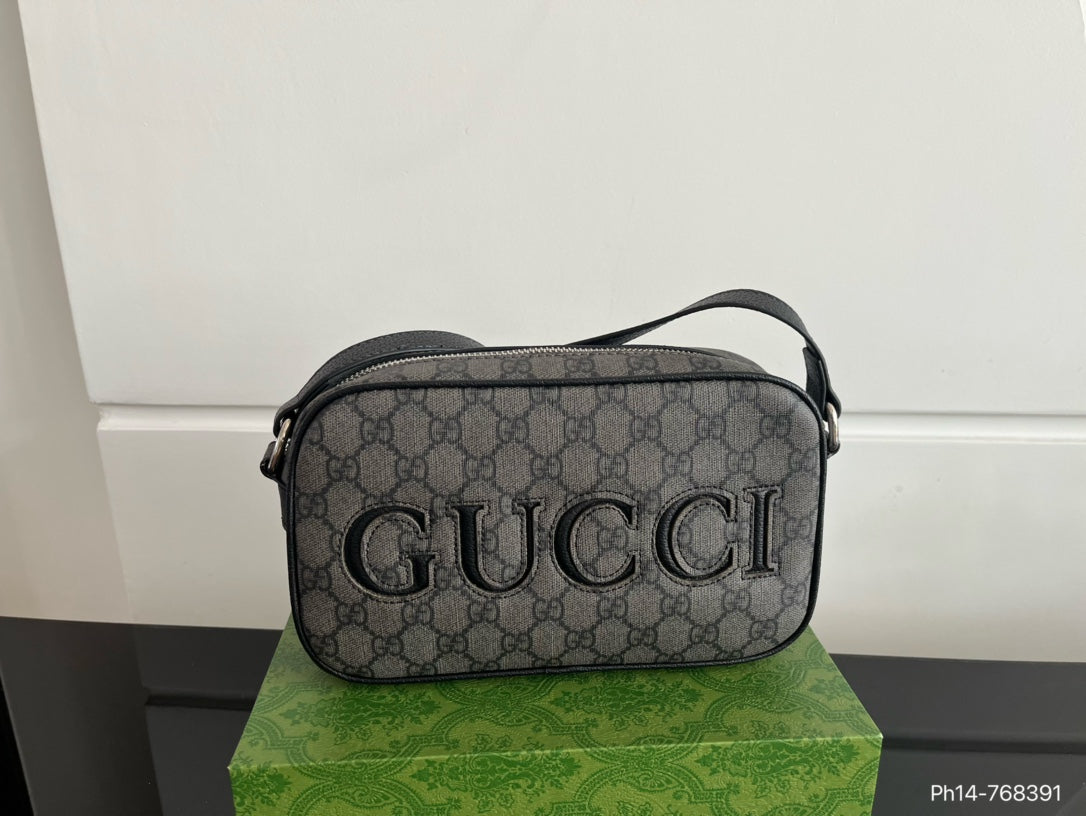GUCCI-852