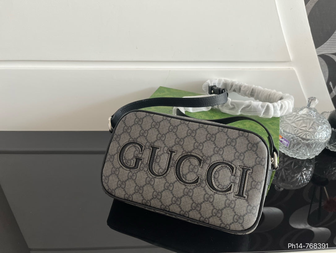 GUCCI-852