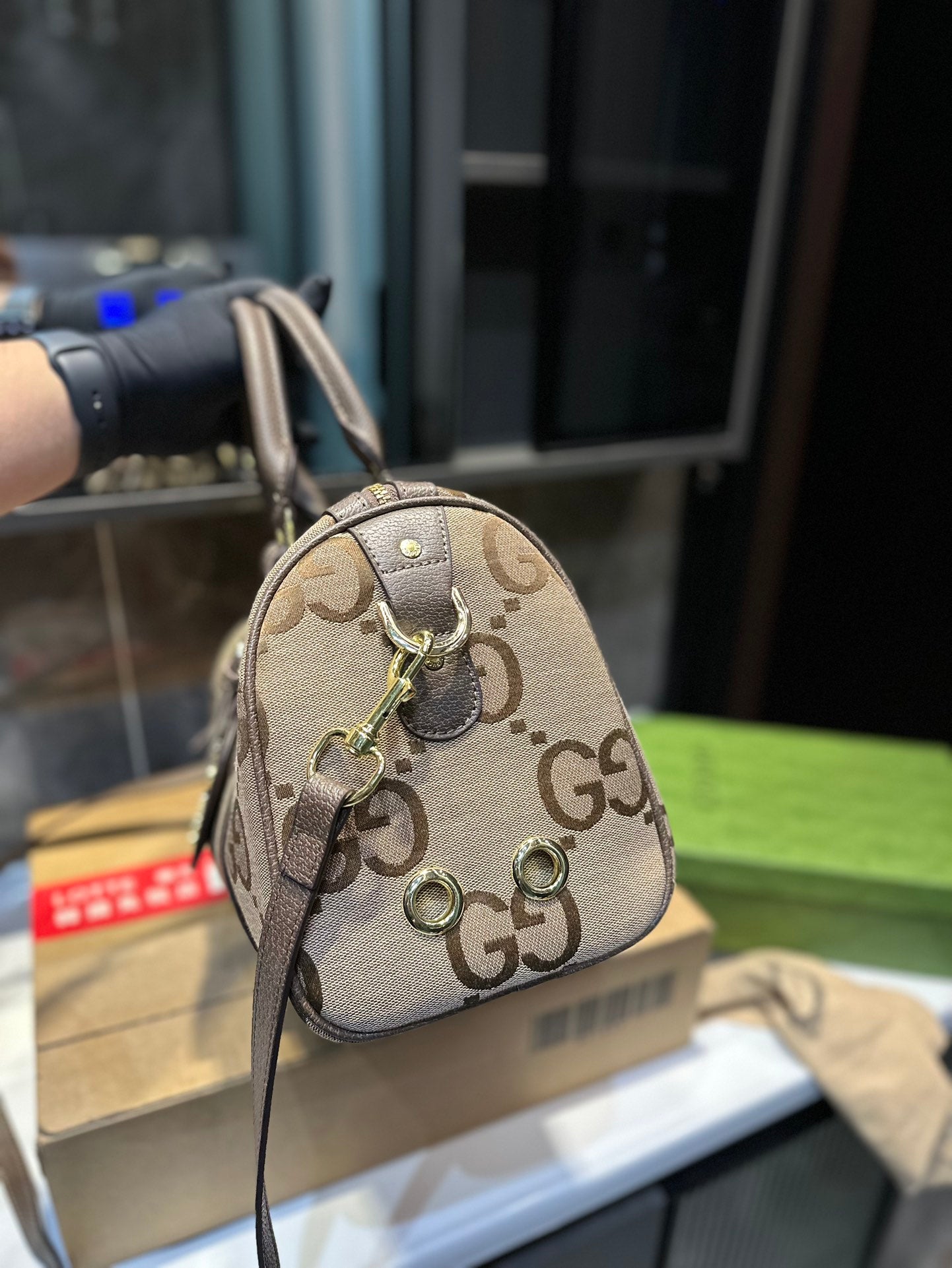 GUCCI-862