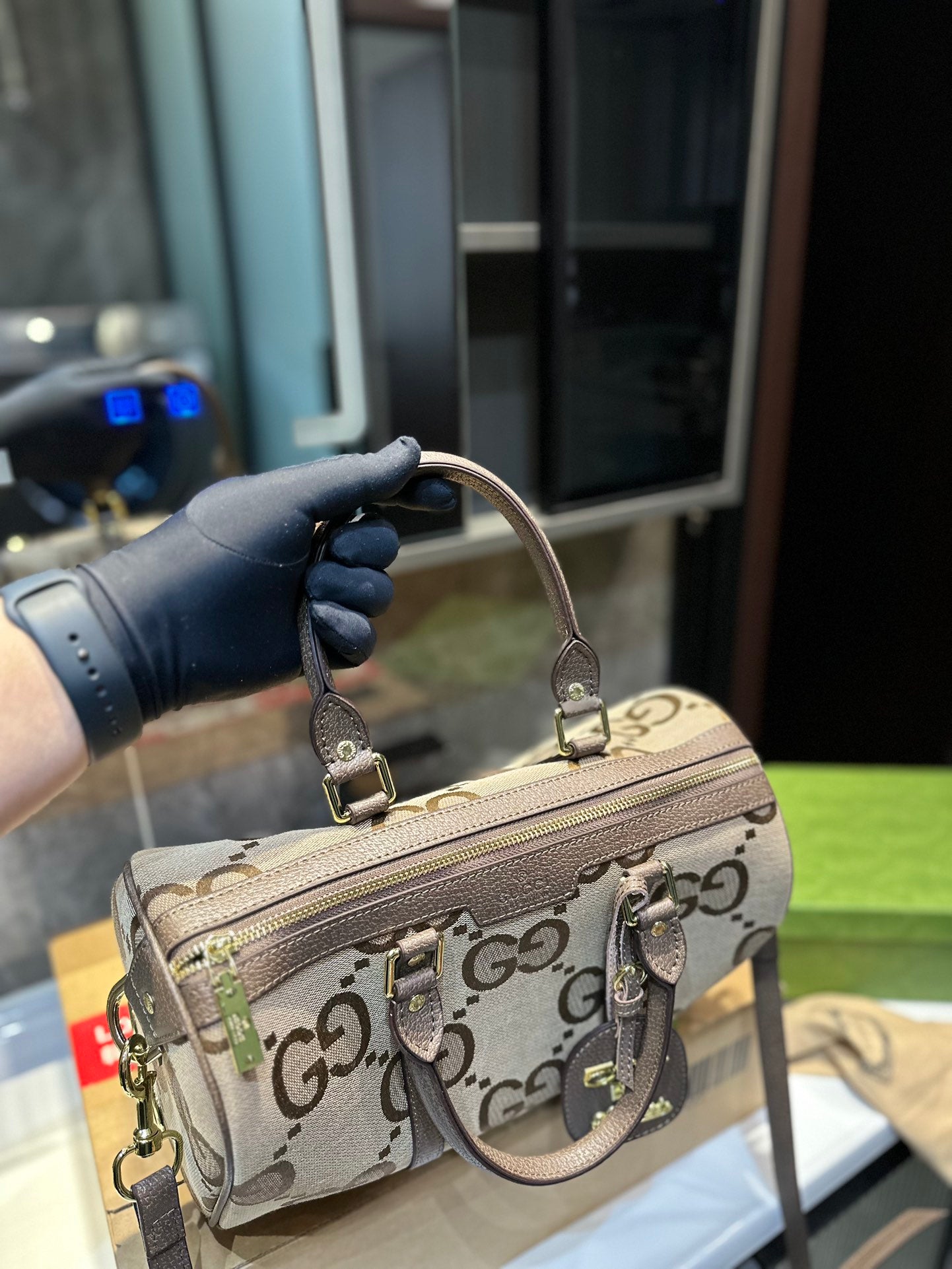 GUCCI-862