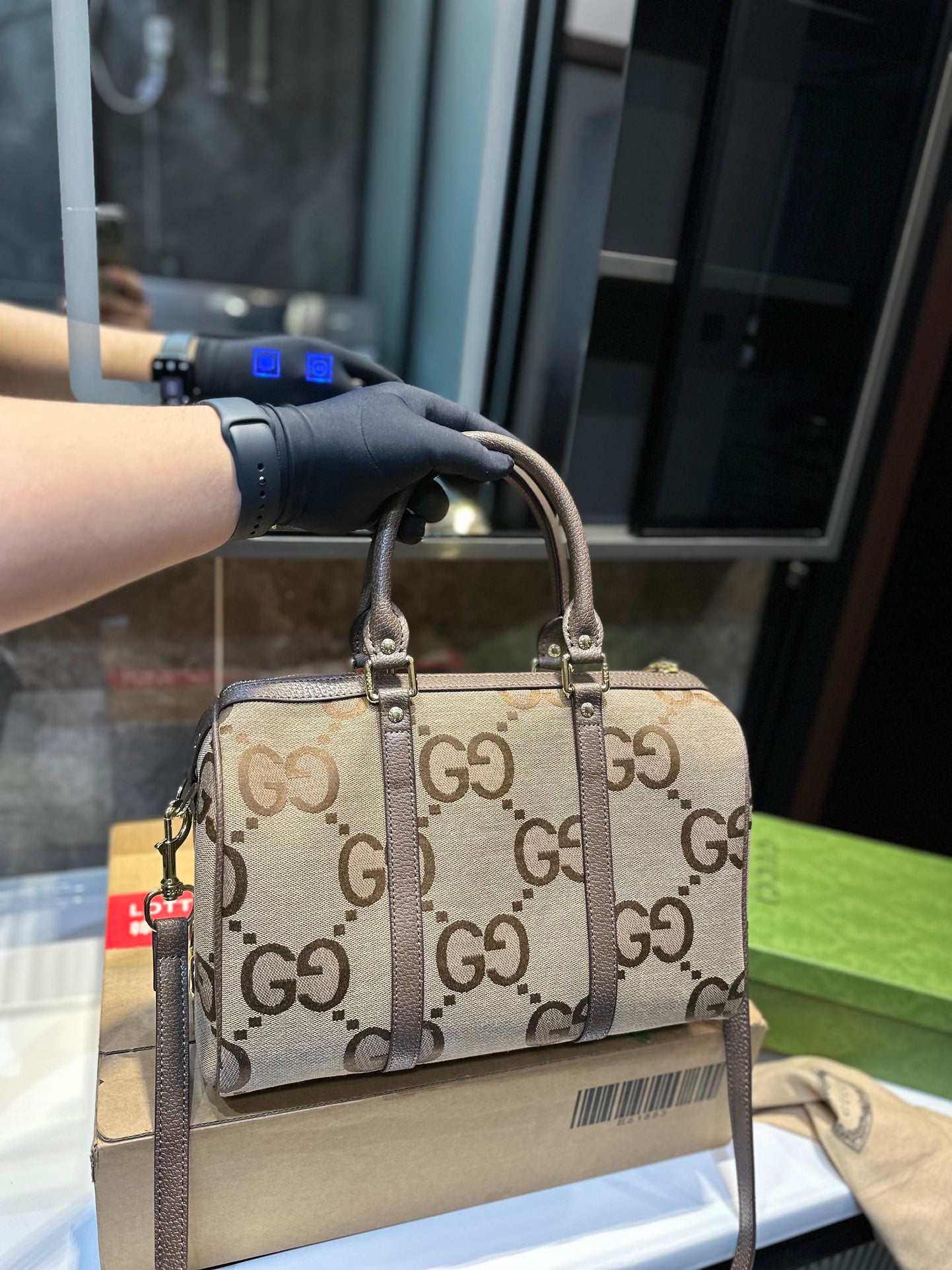 GUCCI-862