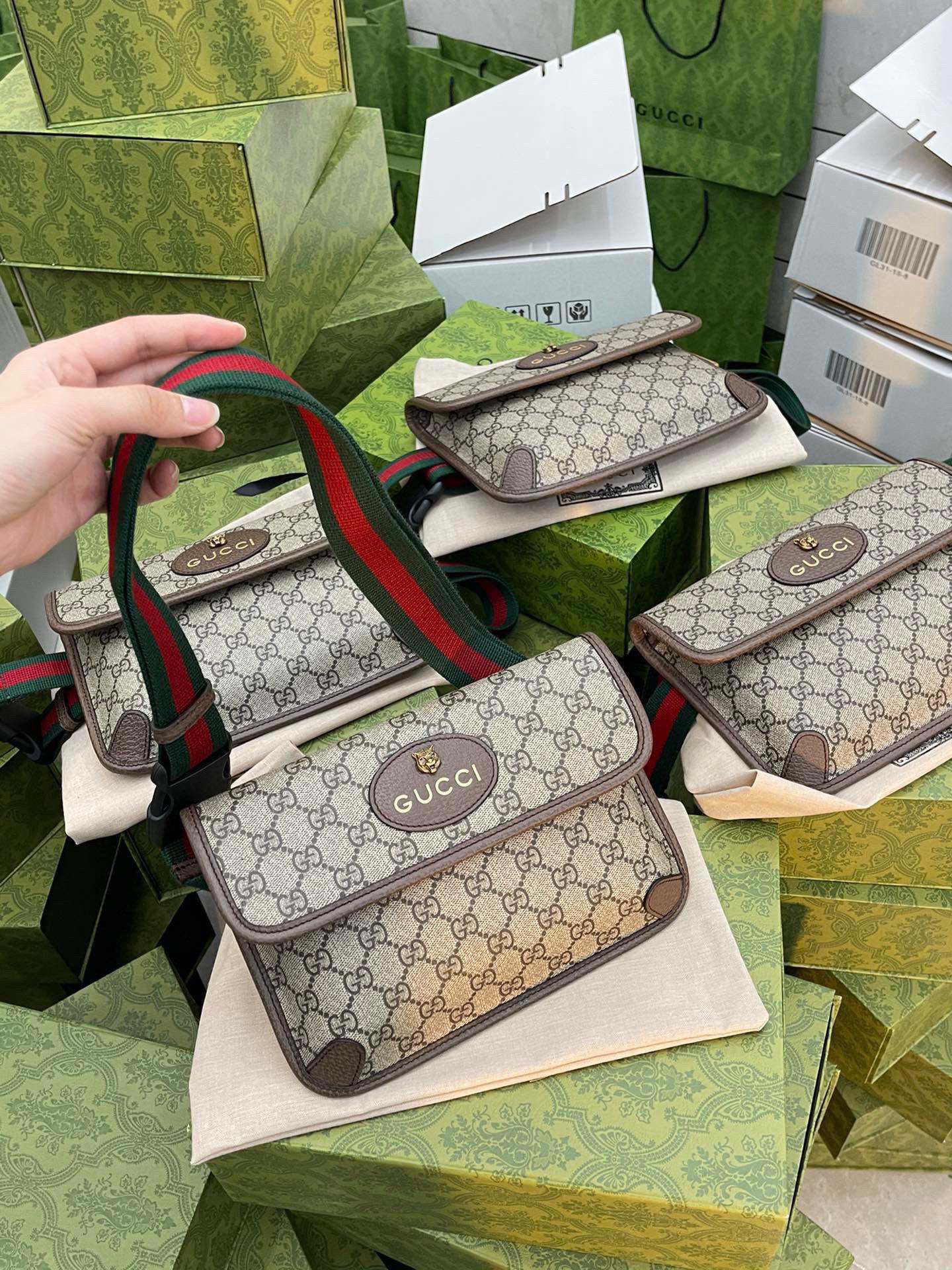 GUCCI-876