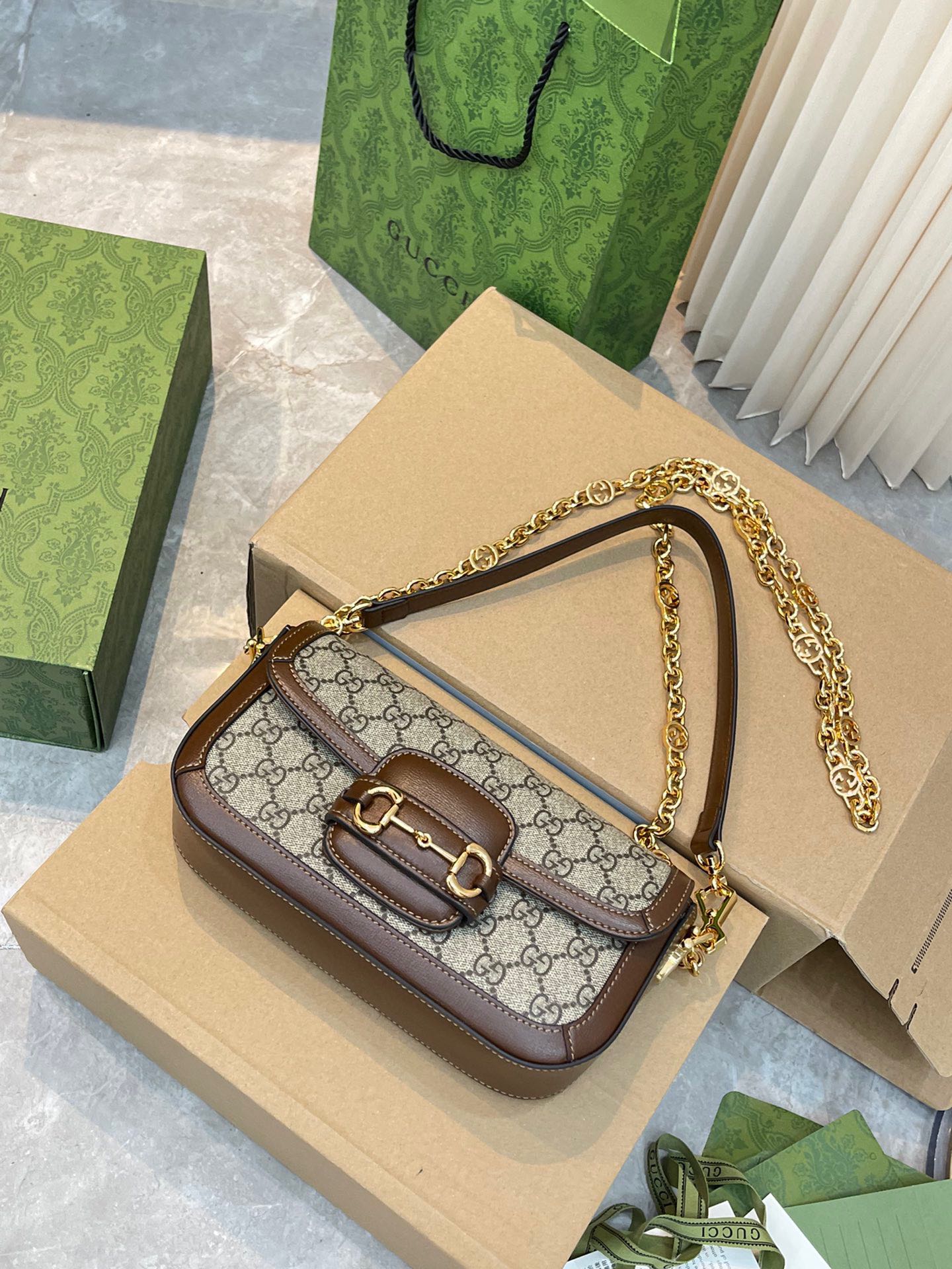 GUCCI-1022