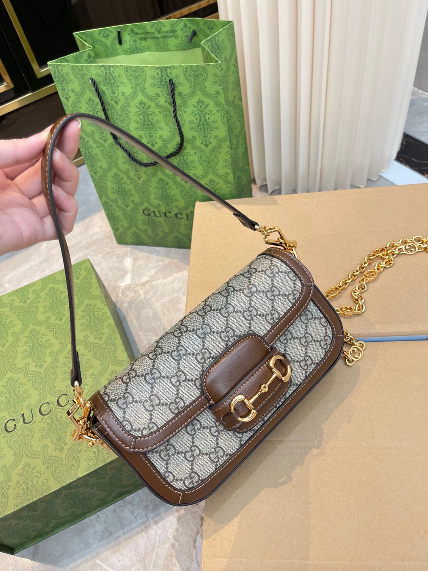 GUCCI-1022