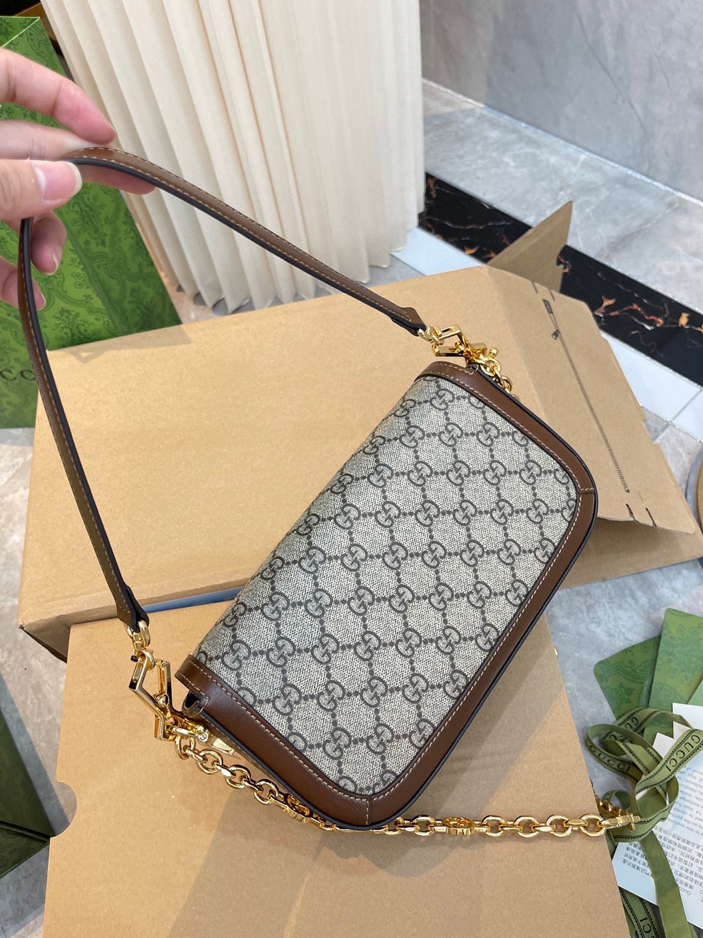 GUCCI-1022