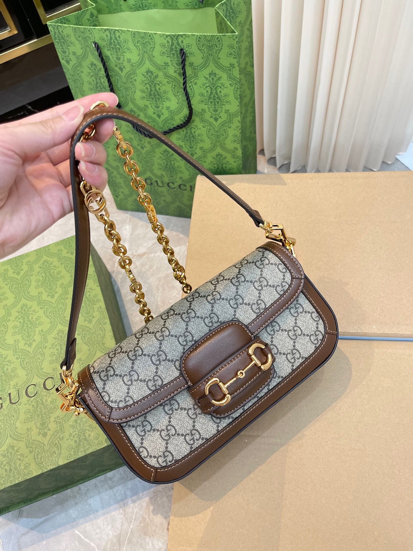 GUCCI-1022