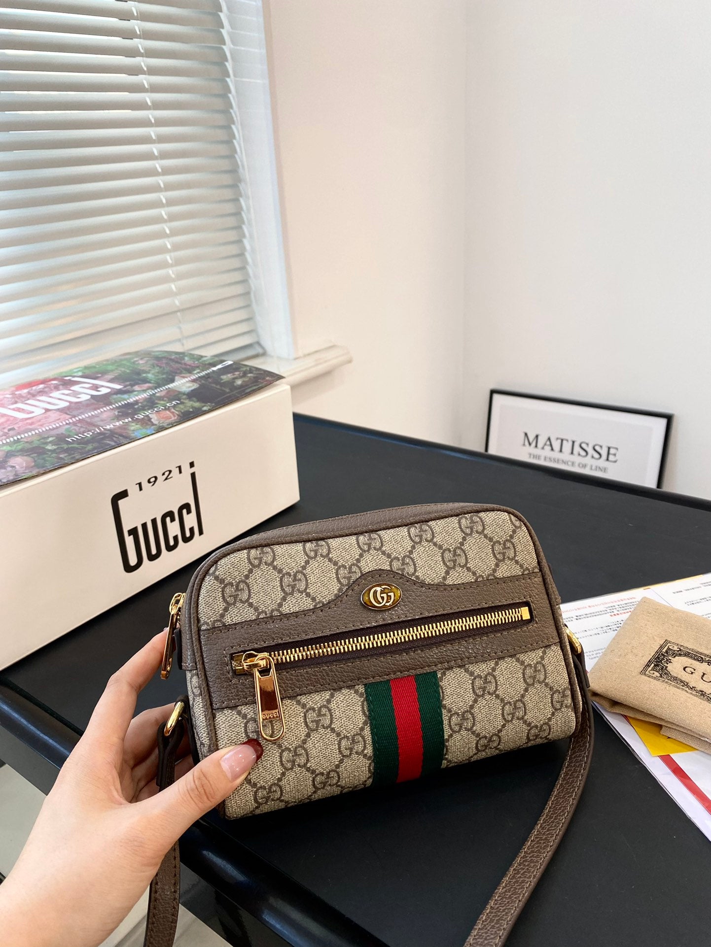 GUCCI-899