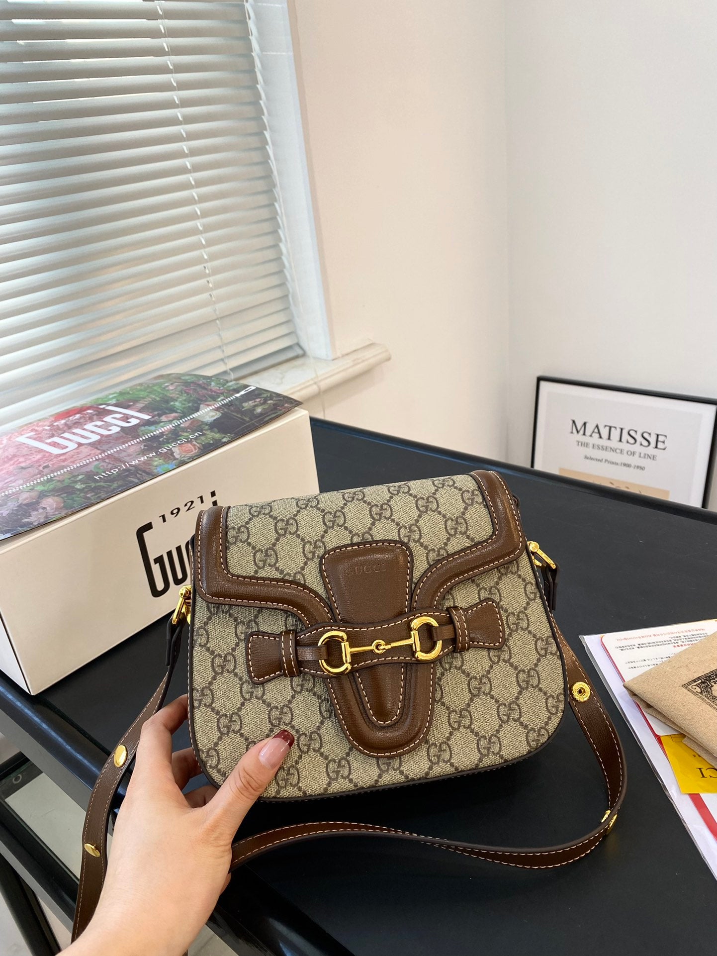 GUCCI-907