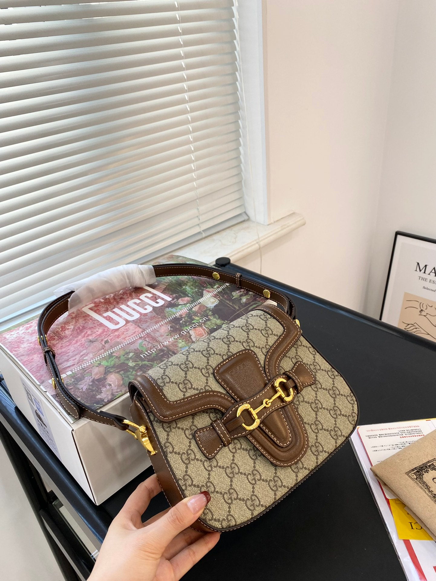 GUCCI-907
