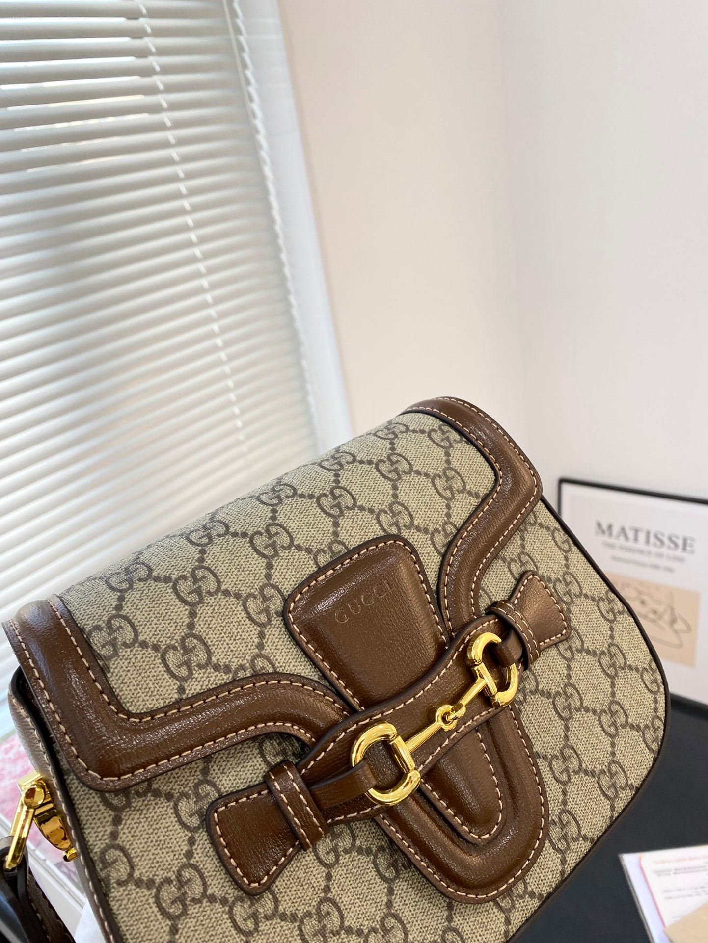 GUCCI-907