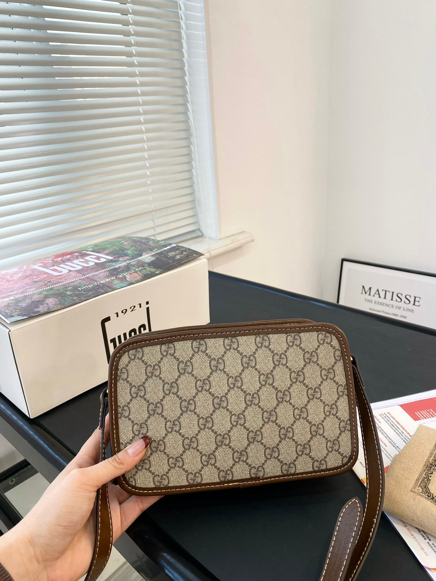 GUCCI-856
