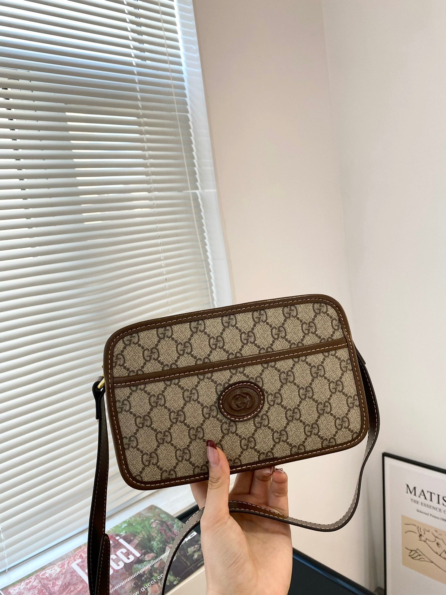 GUCCI-856