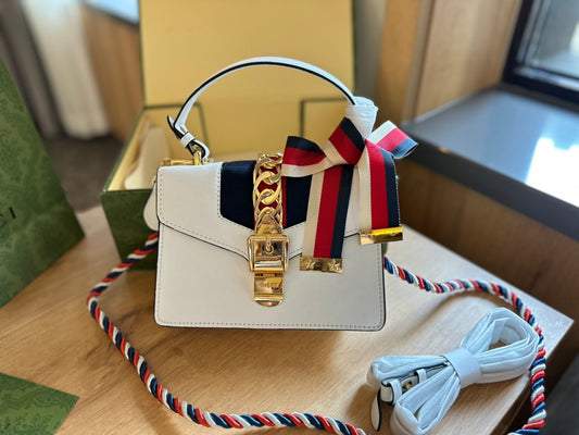GUCCI-895