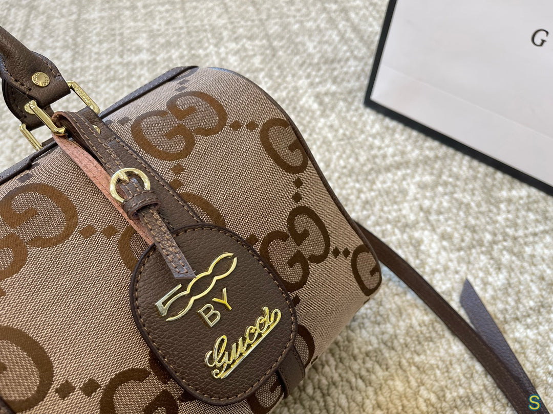 GUCCI-853