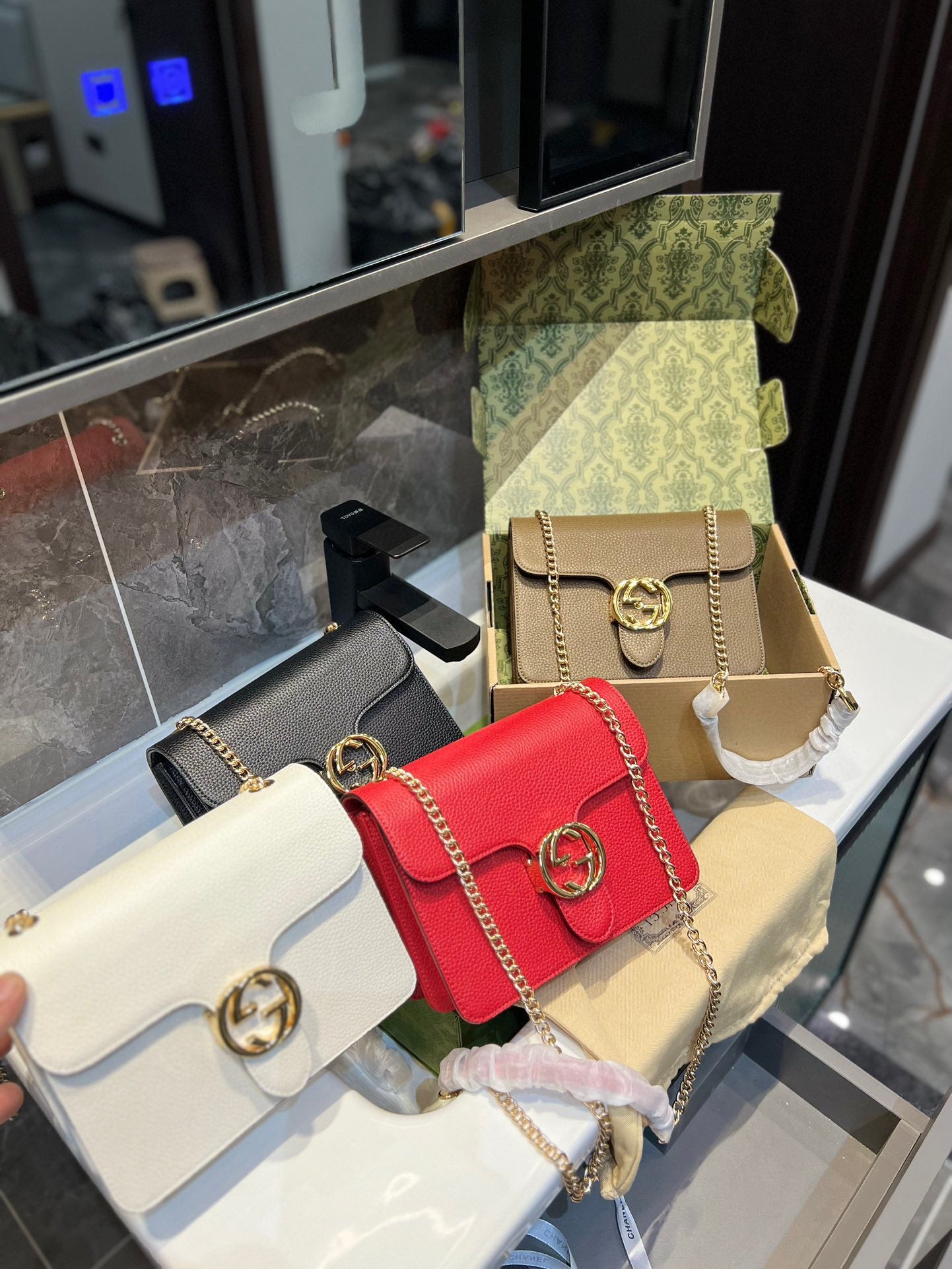 GUCCI-1031